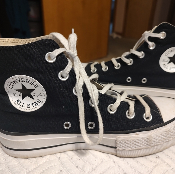 Converse - Picture 2 of 4